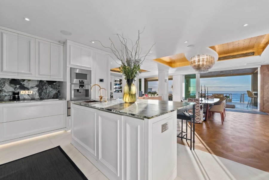 5 Bedroom Property for Sale in Clifton Western Cape